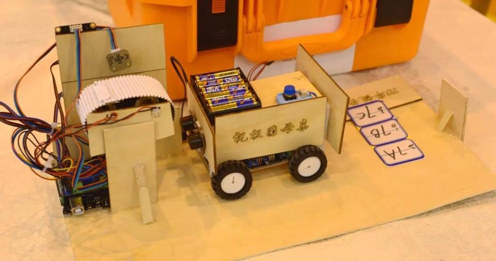 比赛作品创客小车