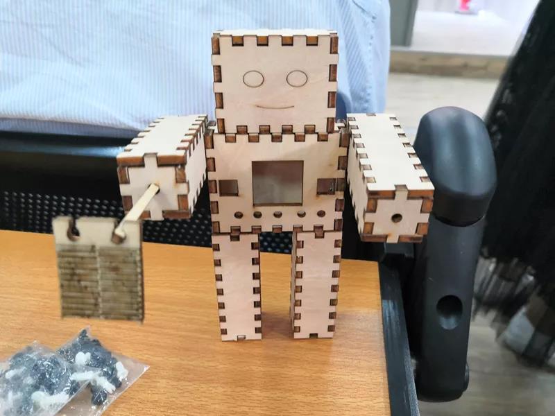 激光作品—机器人