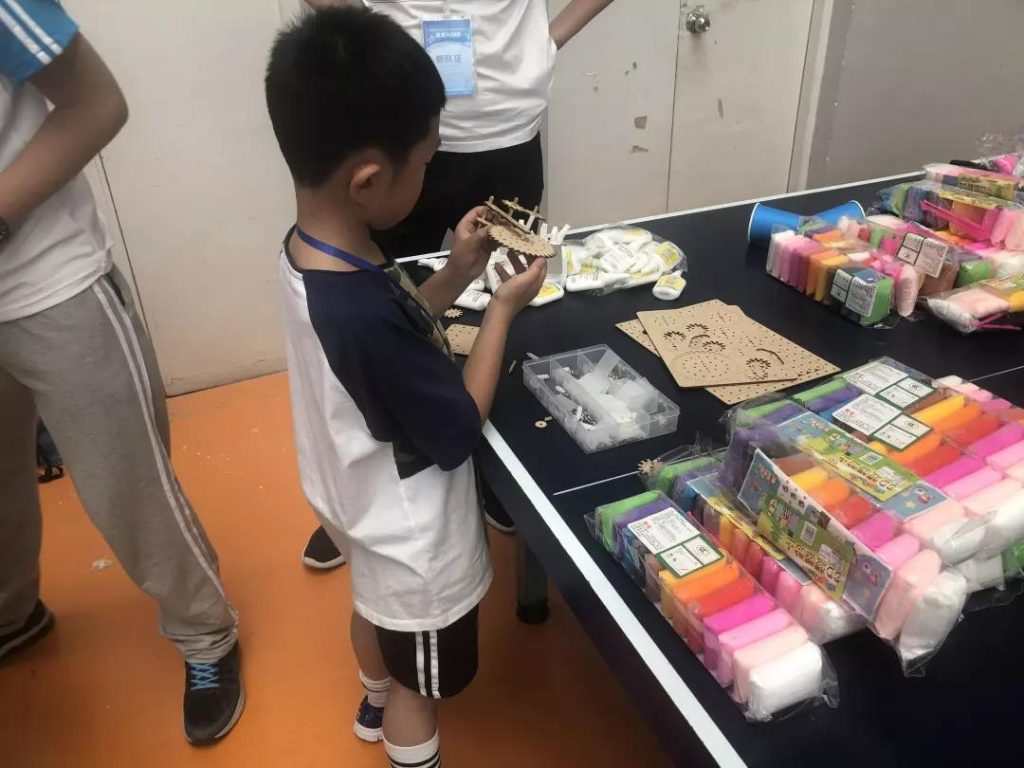 雷宇的支持，让小选手们的作品更加精致美观，令人赞叹。