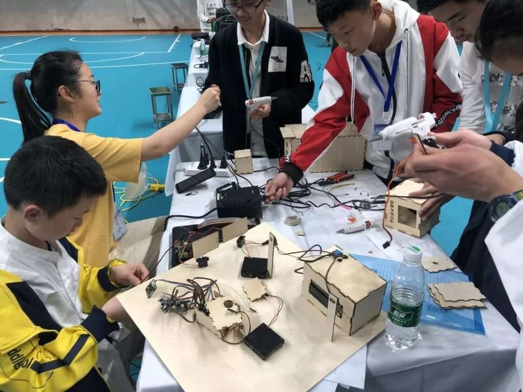 弥漫着看不见的“硝烟”