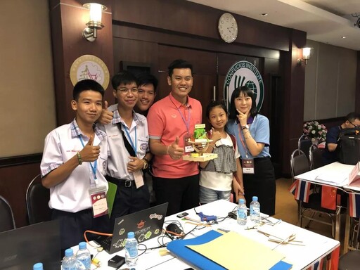 雷宇助力，首届中泰少年创客马拉松大赛完美收官！