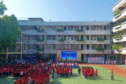雷宇走进校园，助力科普活动圆满完成！